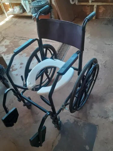 Cadeira de banho com roda 