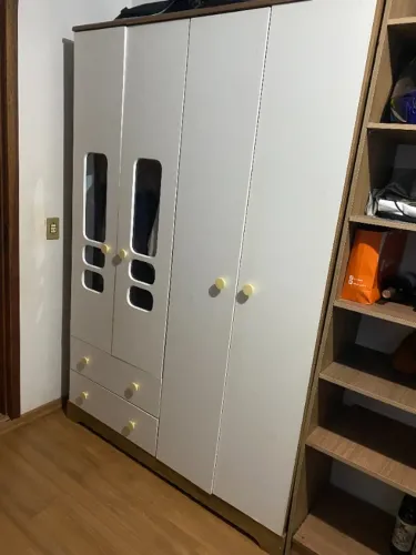 Guarda-roupa infantil
