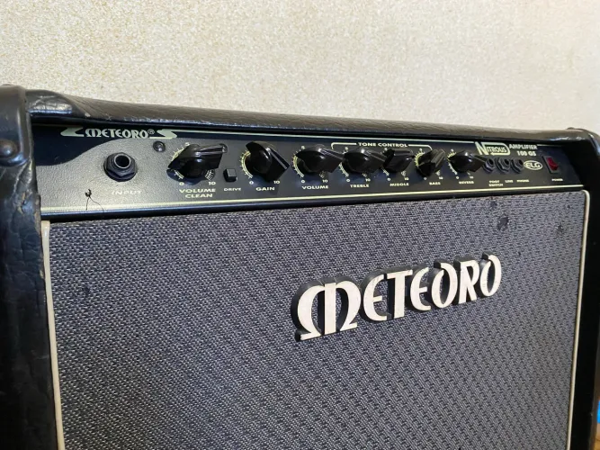 Amplificador Meteoro Nitrous Drive GS 100w