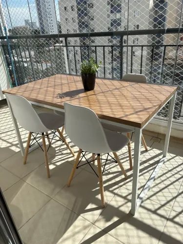 Mesa de Jantar / Escritório Estilo Industrial com 4 Cadeiras