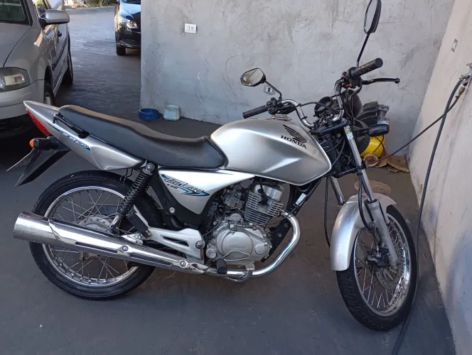 Titan 150 Esd prata 2007