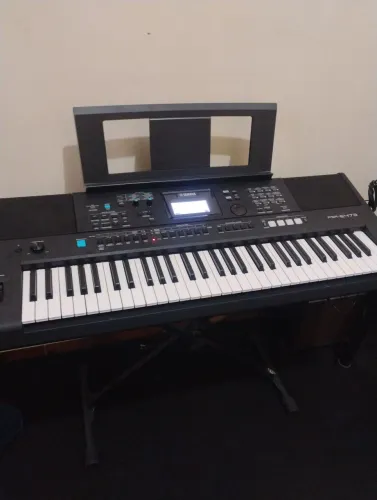 Yamaha PSR-E473 + Pedal FC5 + Suporte iBox X20 + Capa AVS