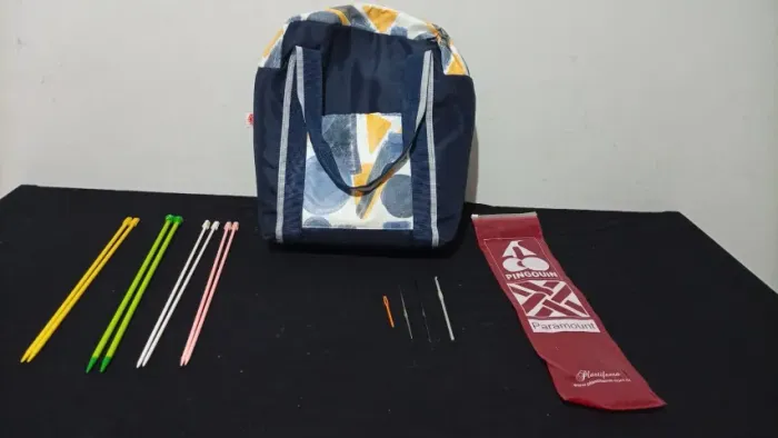 Vendo Kit de trico e crochê para ontem !