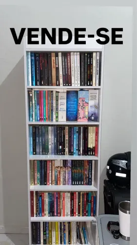 Vende-se todos os livros + estante