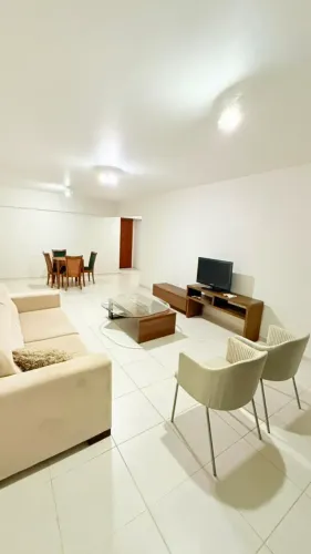 Imóvel para aluguel tem 90 metros quadrados com 2 quartos em Cavaleiros - Macaé - RJ