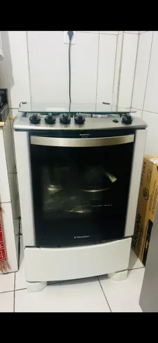 Fogão 4 bocas Electrolux - excelente estado 