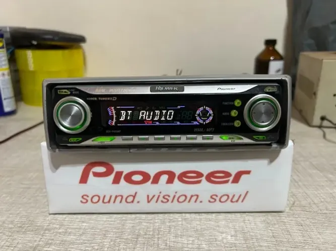 Pioneer DEH-P470MP Premier - com Bluetooth