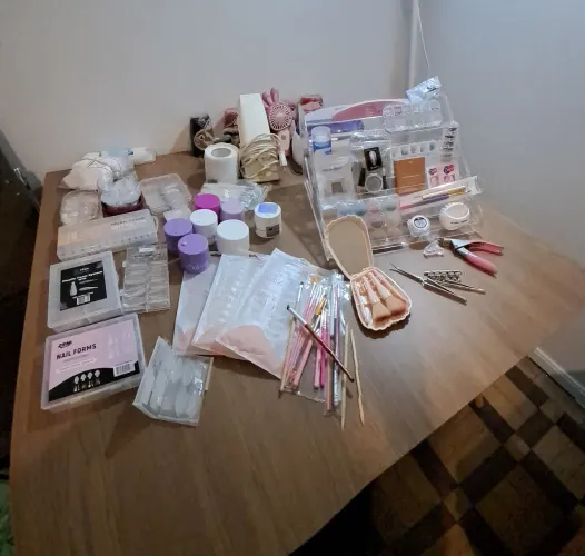 Nails, produtos para manicure e depilação