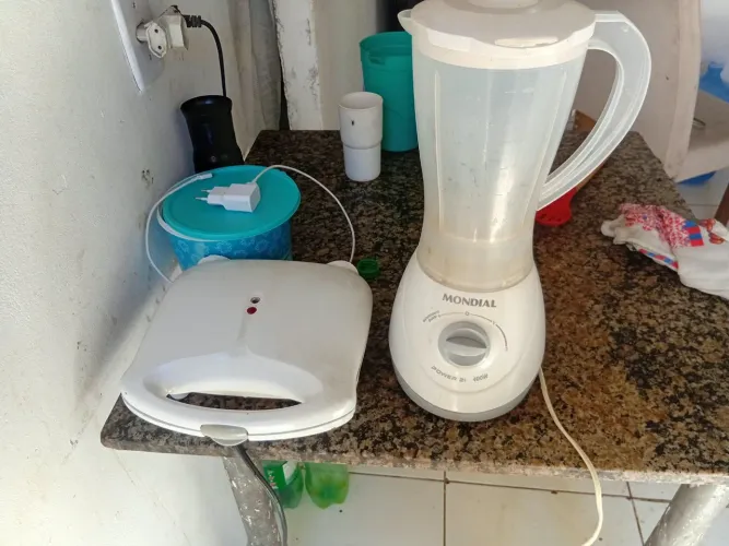 Liquidificador e sanduícheira