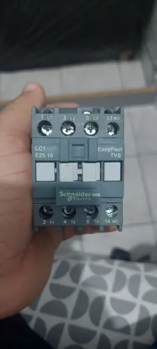 Contator Schneider Eletric 