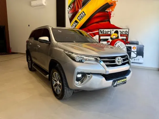 Toyota Hilux SW4 SRX 4X4 2.8 TDI 16V Dies. Aut. 2020