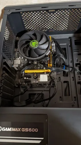 Pc am4 atlhon x4 970 , ,gt 1030 , 8gb ddr4 ,240gb ssd