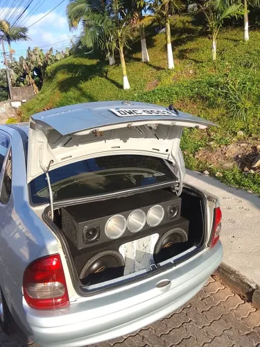Som automotivo