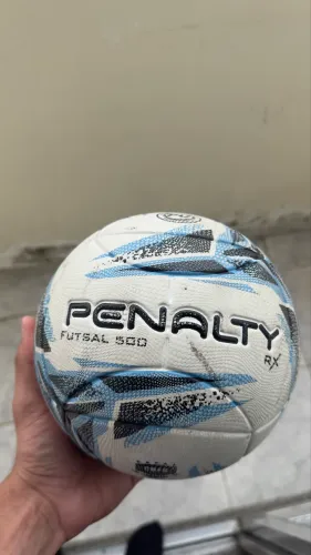 Bola futsal pênalti pouco usada