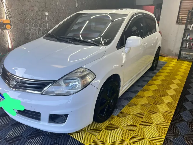 Nissan Tiida SL 1.8/1.8 Flex 16V Aut. 2012