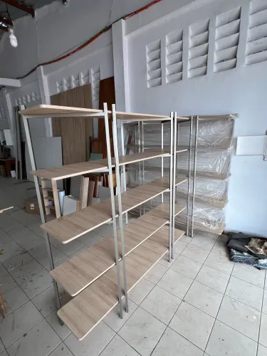 Prateleira alumínio e MDF