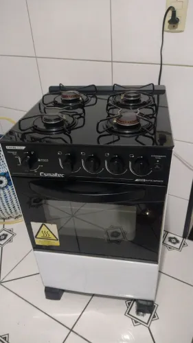 Vende-se um fogão 4 bocasesmaltec