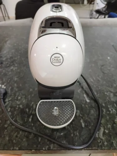 Cafeteira Dolce gusto NEO praticamente nova