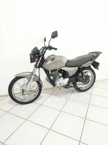 Cg 150 Titan Ks! ano 2008! Linda Moto! Financiamos e aceitamos trocas!
