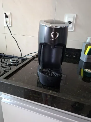 CAFETEIRA TRÊS CORAÇÕES