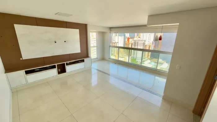 Apartamento 3 suítes repleto em armários andar alto ao lado do Shopping Buena Vista no Set