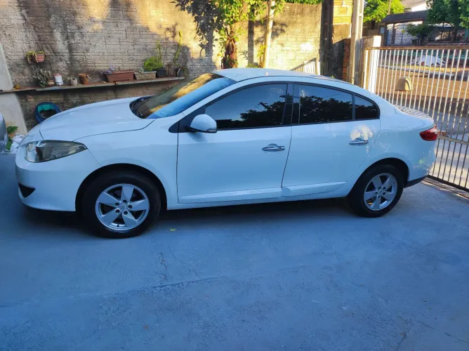 Renault Fluence Sed. Dynamique 2.0 16V Flex Aut. 2013