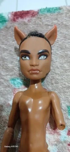 Crowd monster high