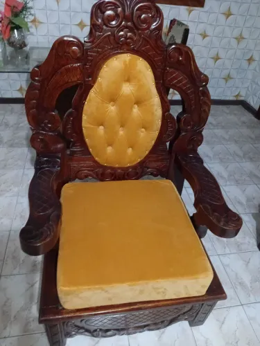 Grupo estofado de cerejeira maciça