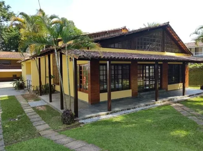 Casa em Condomínio com 5 Quarto(s) e 4 banheiro(s) para Alugar, 1000 m² por R$ 12222 / Mês