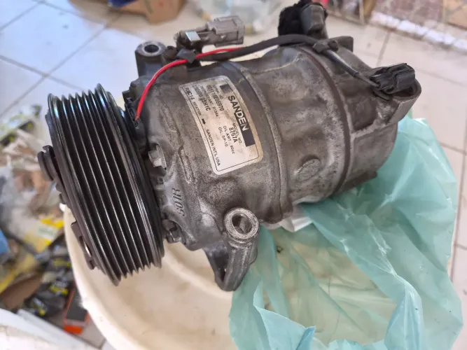 Compressor ar condicionado Nissan Sentra