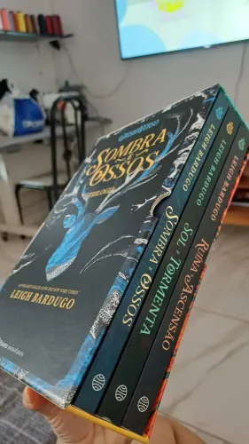 Livro sombra e ossos (trilogia)