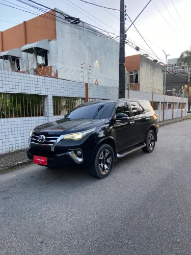 Toyota Hilux SW4 SRX 4X4 2.8 TDI 16V Dies. Aut. 2017