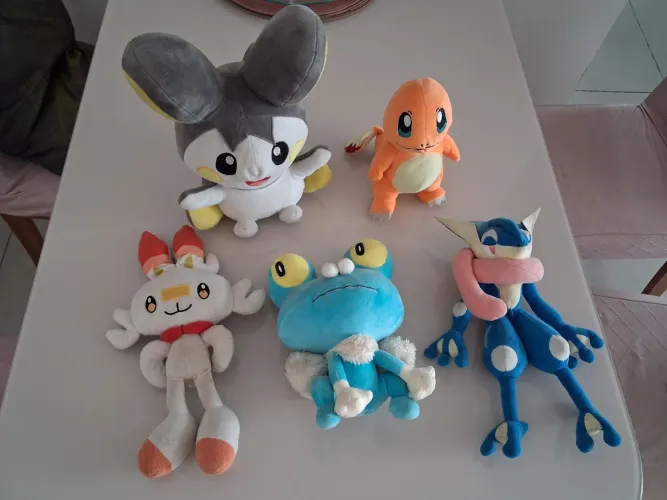 Pelúcias Pokemon variados