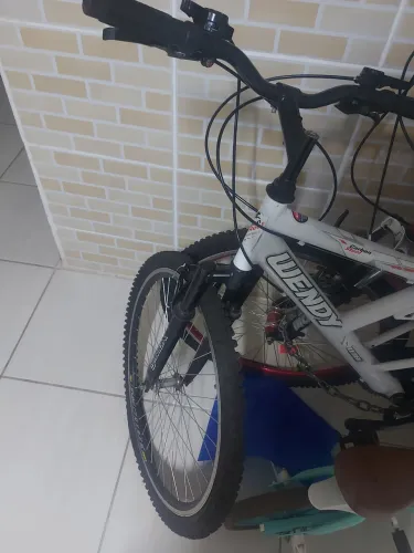 Vendo uma bicicleta