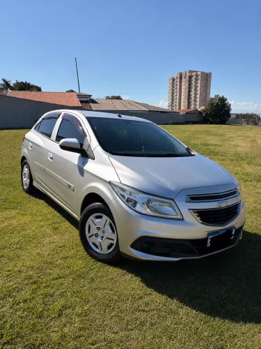 Chevrolet Onix Hatch LT 1.0 8V Flex Power Mec. 4P 2013