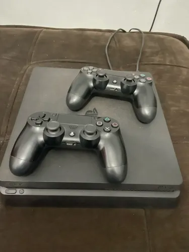 Ps4 slim 1Tb