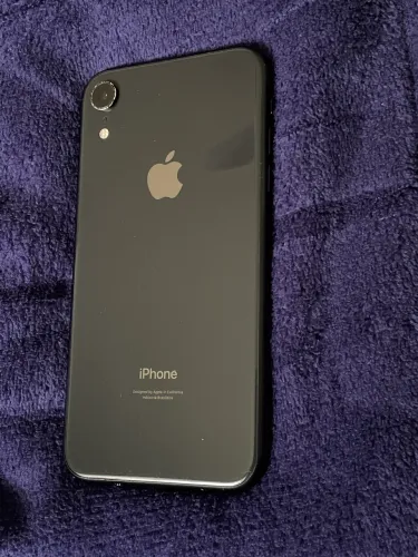 Vende-se IPhone XR (68 GB)