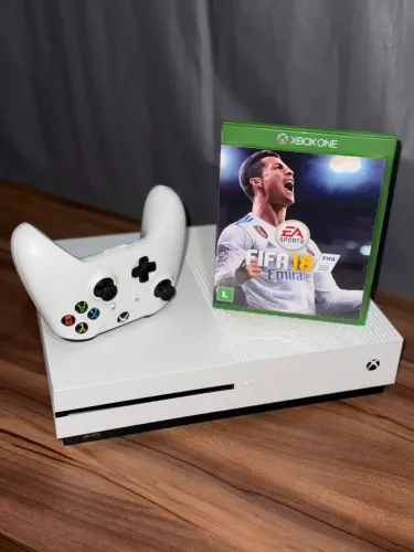 Xbox One S 1TB + Controle Original + FIFA 18