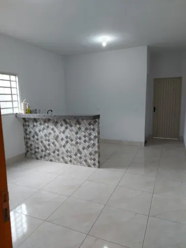 ALUGA-SE KITNET NO SETOR PALMARES - GO