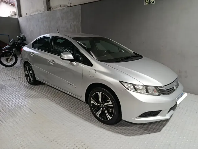 Honda Civic Sedan LXS 1.8/1.8 Flex 16V Aut. 4P 2014