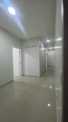 ALUGA-SE SALA COMERCIAL