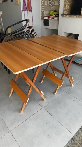Mesa dobravel e cadeiras