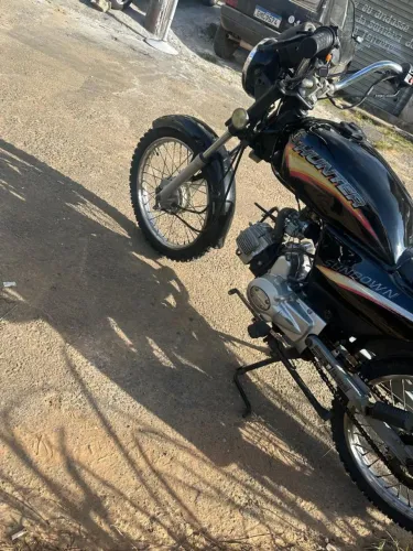 Vendo Hunter 90 pra roça revisada dois pneus novos moto baixada no doc