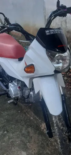 Vendo pop 110 2023 toda revisada já com partida elétrica e pedal de partida 