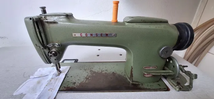 Máquina de Costura Industrial Consew Model 210