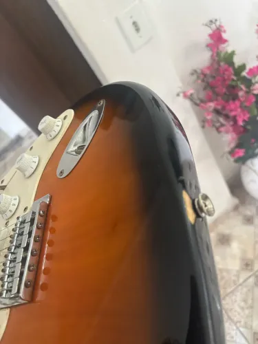Squier Affinity Strat - Guitarra Usada