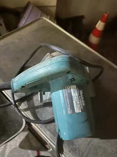 makita 220v