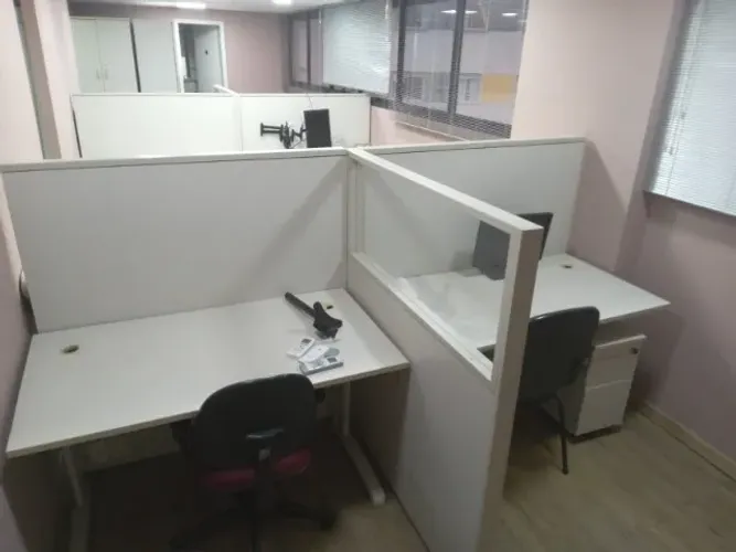 MESAS DE ECRITORIO COM GAVETAS 1,40 DE LARGURA POR 70 CENTIMENTROS