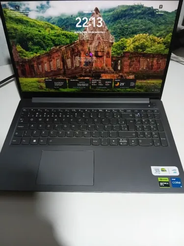 Notebook Gamer Lenovo LOQ-e (i5 12ª Ger. / RTX 3050 6GB / 16 GB Ram)