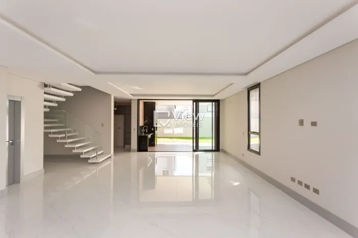 Casa Nova à Venda em Condomínio de Luxo!